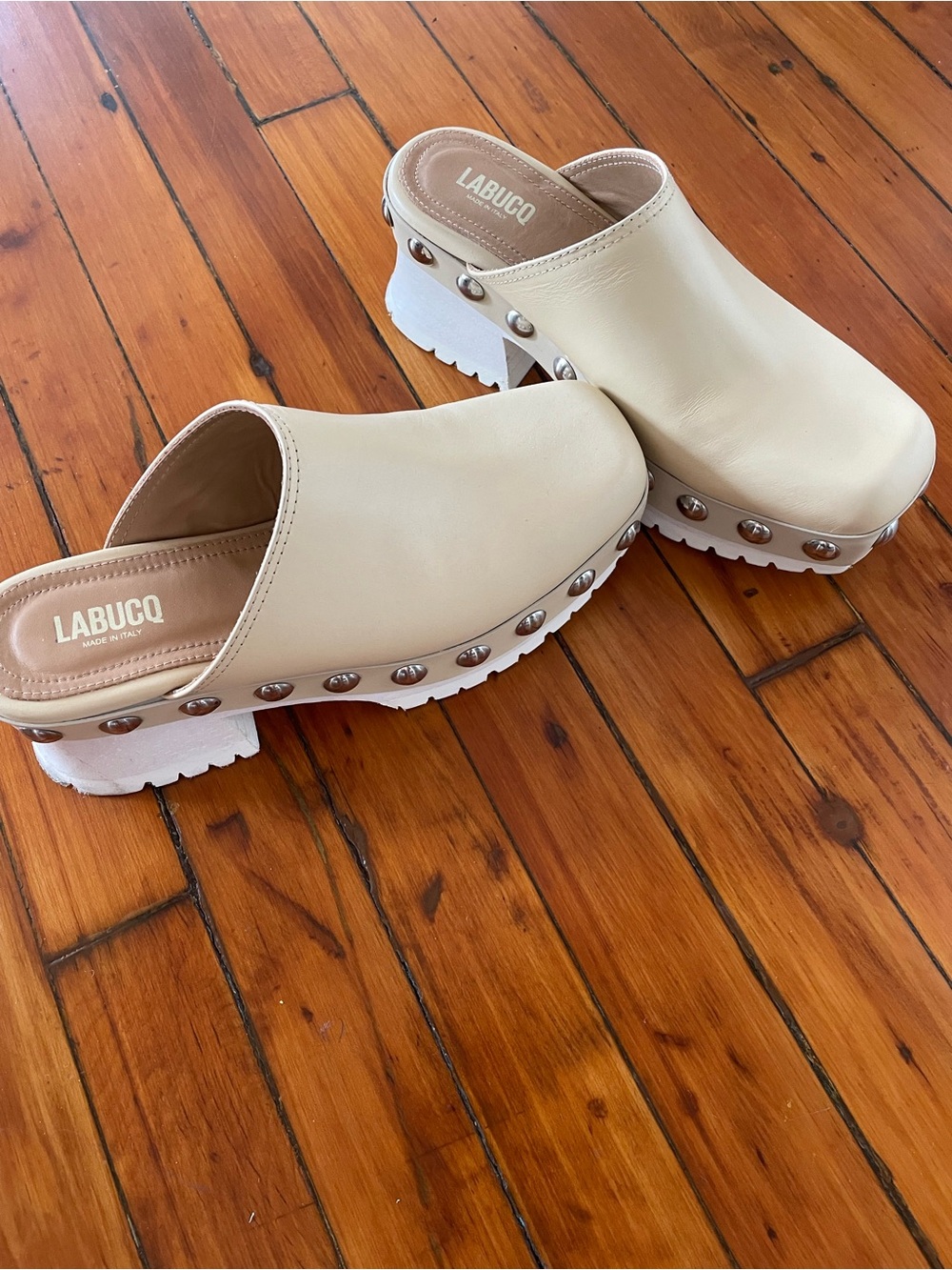 Labucq Leather Cream Rivet-Trim Platform Clog Mules size 38 (US7)